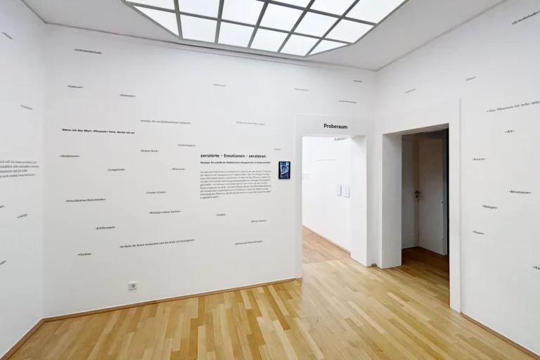 Wandinstallationen im Museum Morsbroich